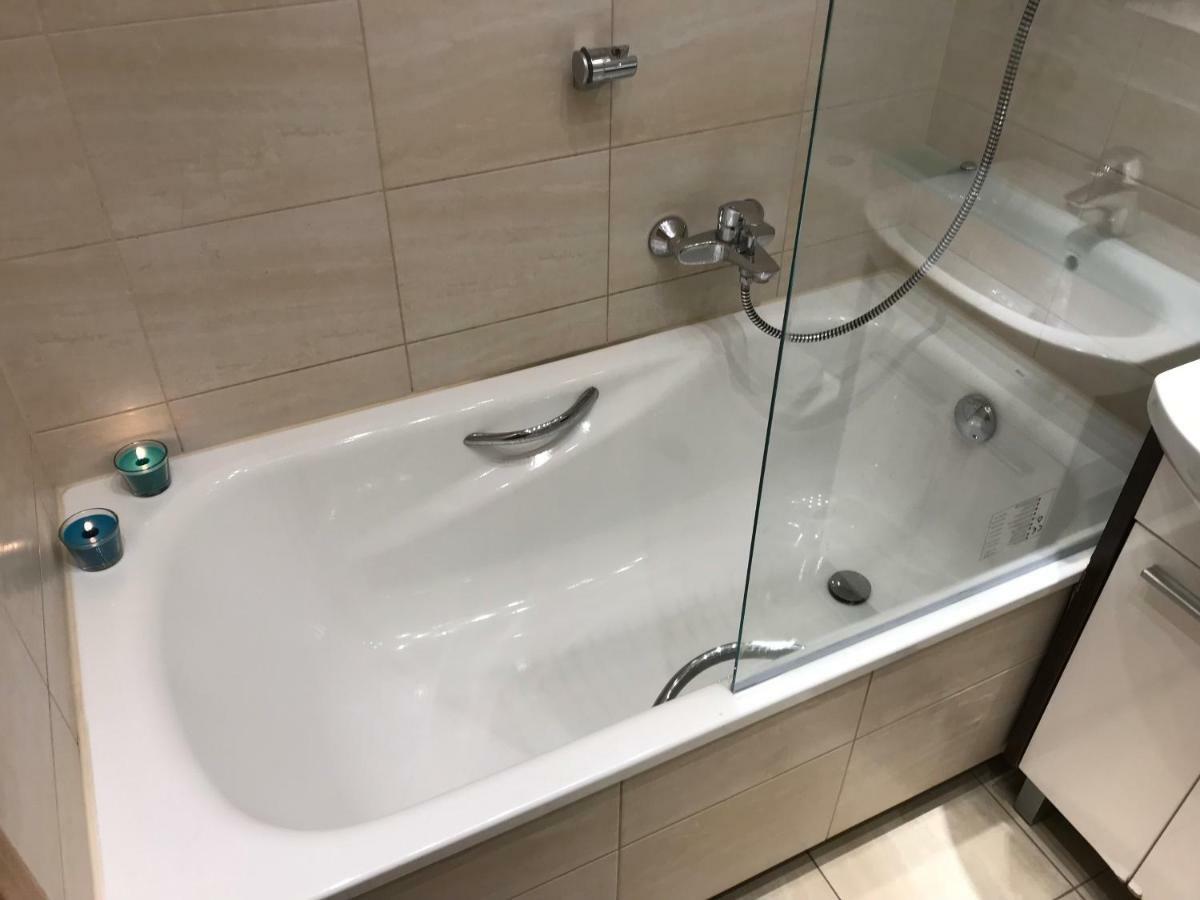 Rent0nline Hoza Center Metro Warszawa