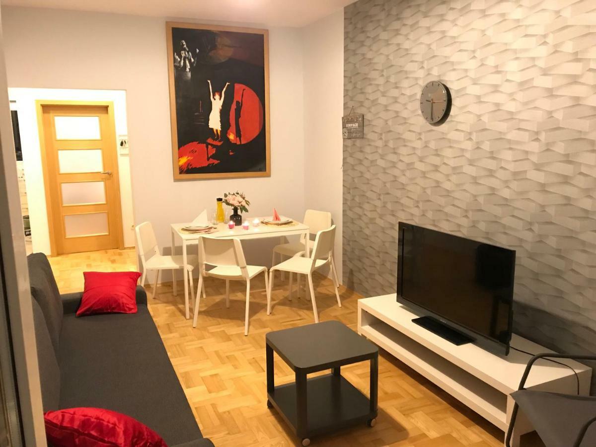 Butas Rent0nline Hoza Center Metro