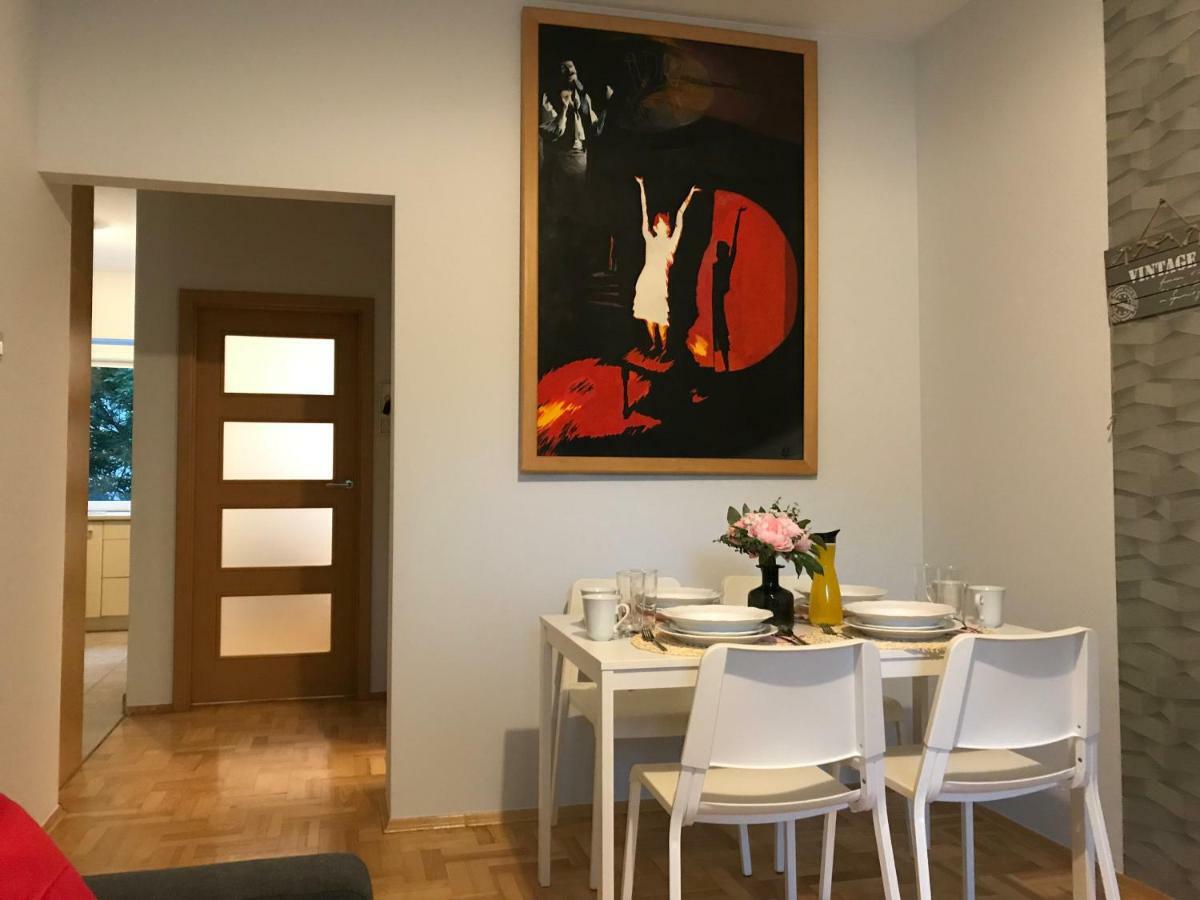 Butas Rent0nline Hoza Center Metro Warsaw